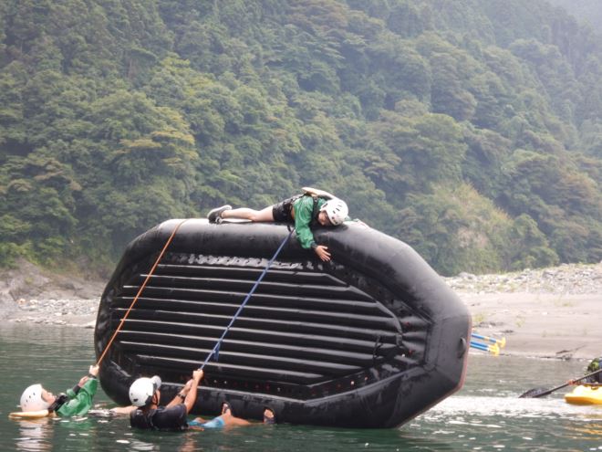 静岡 ラフティング 激しい