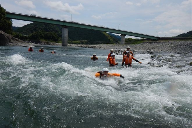 静岡　水難救助　訓練
