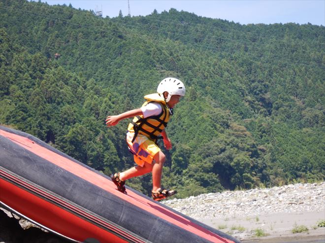 滑り台を走る　ボート富士川遊び　川下り