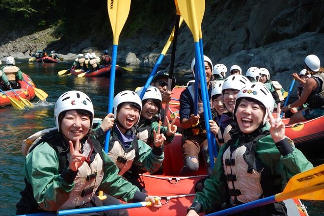 教育旅行で川遊び　教育旅行するならラフティング